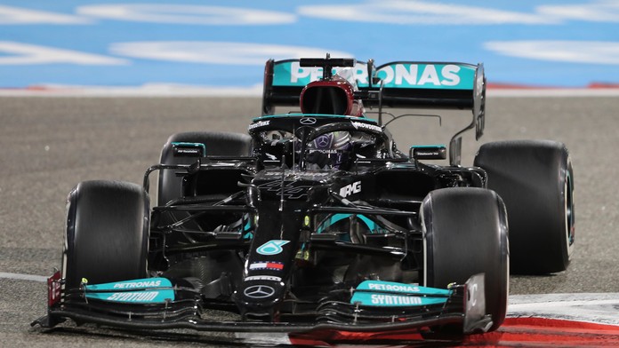 Brit Lewis Hamilton na Mercedese zvíťazil na Veľkej cene Bahrajnu.