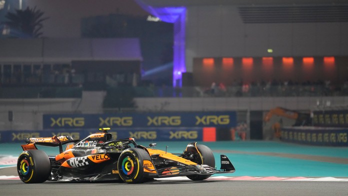 Druhý tréning na VC Abú Zabí ovládol Norris pred tímovým kolegom z McLarenu