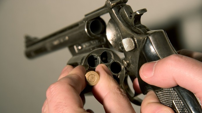 Revolver, ruská ruleta, zbraň (ilustračná snímka)