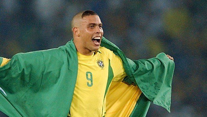 Brazílčan Ronaldo na archívnej snímke počas MS 2002.