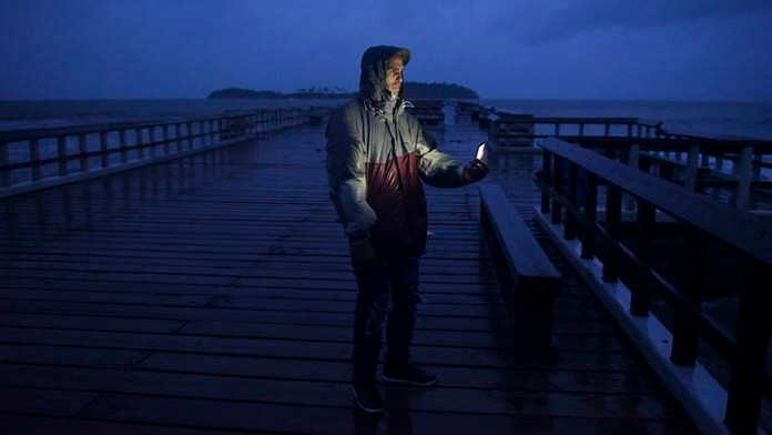 Stred mohutného hurikánu Maria dorazil k východnému pobrežiu Portorika.