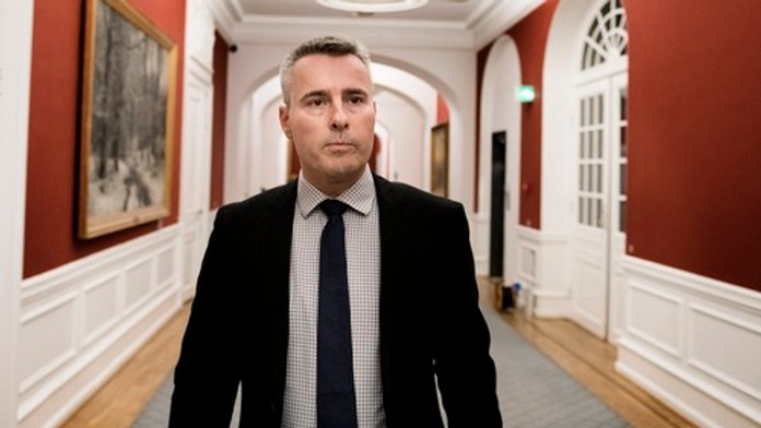 Bývalého dánskeho ministra súdia pre škandál s detskou pornografiou