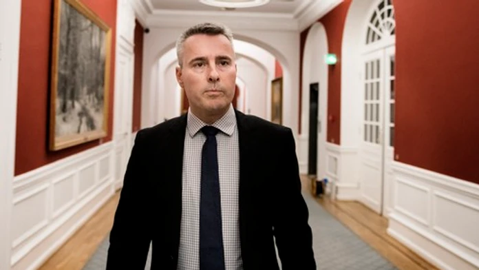 Bývalého dánskeho ministra súdia pre škandál s detskou pornografiou