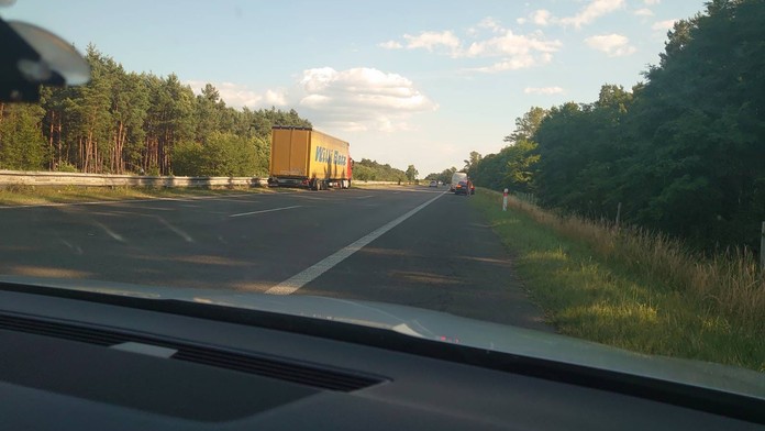 Tragická nehoda na diaľnici D2: Vodič kamióna neprežil náraz do stredových zvodidiel