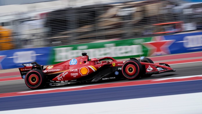 Charles Leclerc na okruhu v Austine