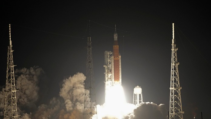 Má vrátiť ľudí na Mesiac. NASA však pripúšťa zmenu cieľa misie Artemis 3