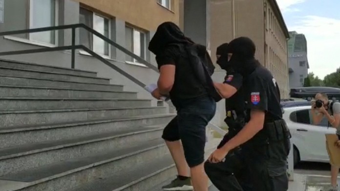 Zadržaný Csaba Dömötör.