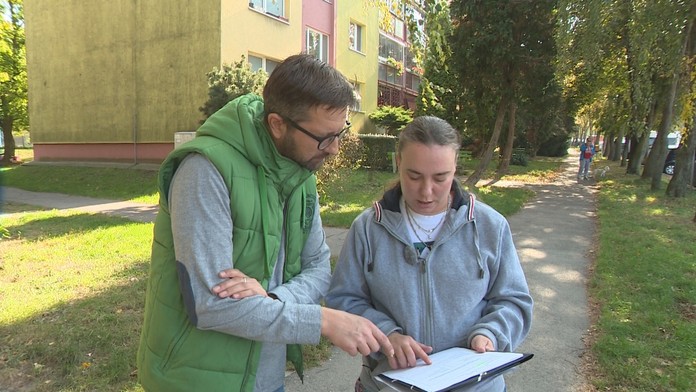 Karim Benzema z Realu Madrid oslavuje gól v LM proti PSG.