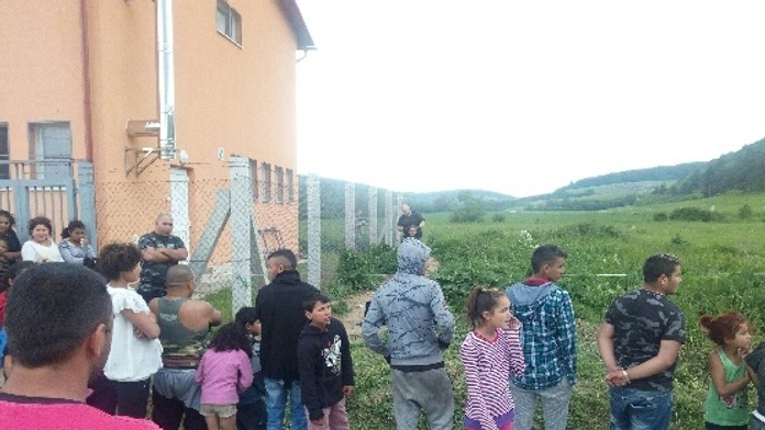 V obci znásilnili dievča.