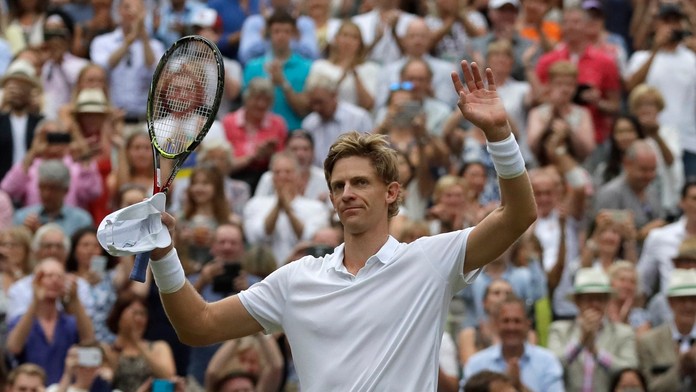 Kevin Anderson reaguje po postupe do finále Wimbledonu.