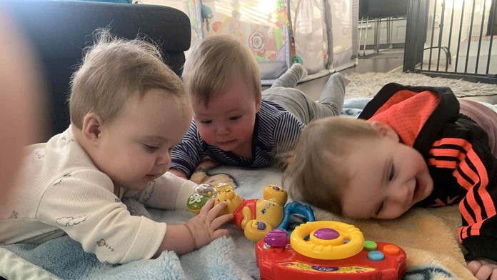 Lekári jej dávali len 5 % šancu. Vo 50 rokoch porodila trojičky, už má 7 detí