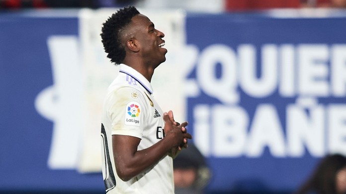 Urazili aj jeho matku. Môj tanec bude pokračovať, odbil neprajníkov Vinicius