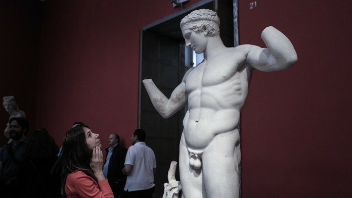 Prečo majú staroveké sochy malé prirodzenie?