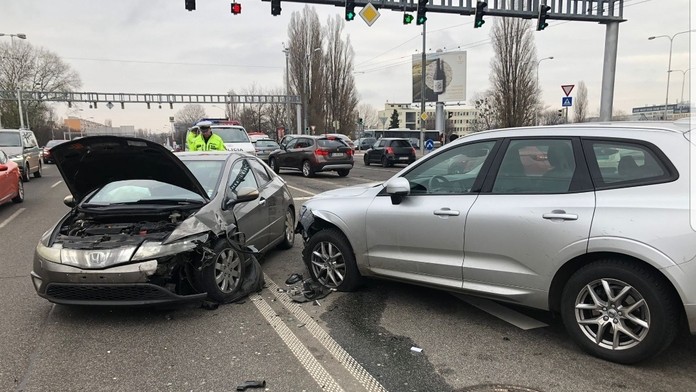 Nehoda na križovatke Bajkalská-Prievozská v Bratislave.