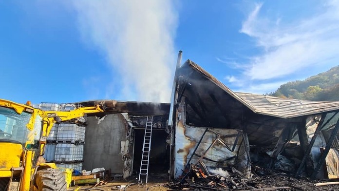 Požiar výrobnej haly v Jasenove.