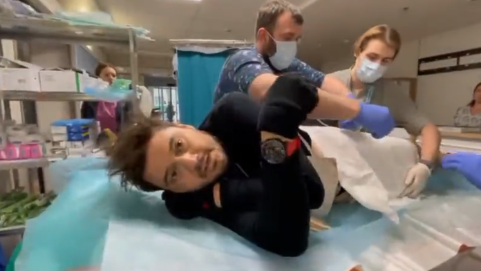 Postrelený fotograf Juan Arredondo.