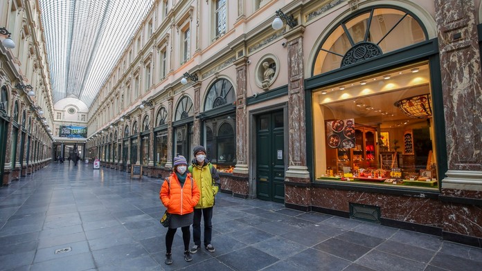Takmer ľudoprázdna Kráľovská galéria Svätého Huberta v Bruseli.