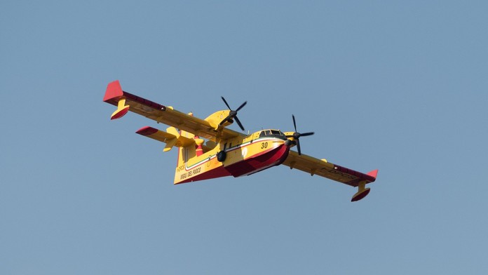 Autentické VIDEO: Tragický zásah na Sicílii. Počas hasenia požiaru havarovalo lietadlo, zahynuli dvaja piloti