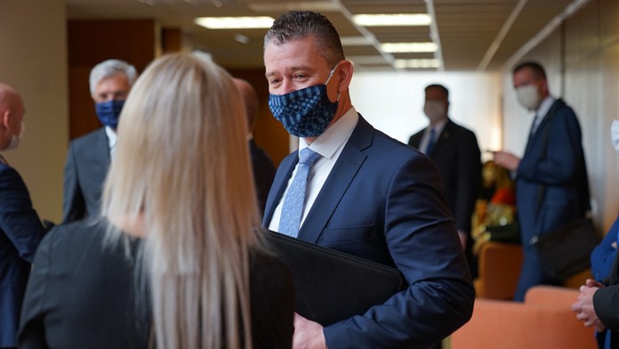 Minister vnútra Roman Mikulec.