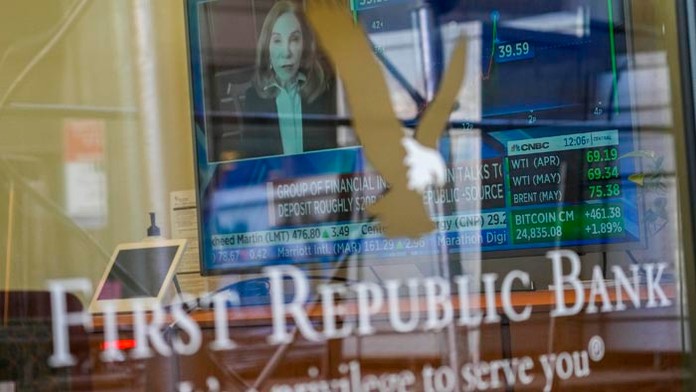 Hrozil pád banky First Republic.