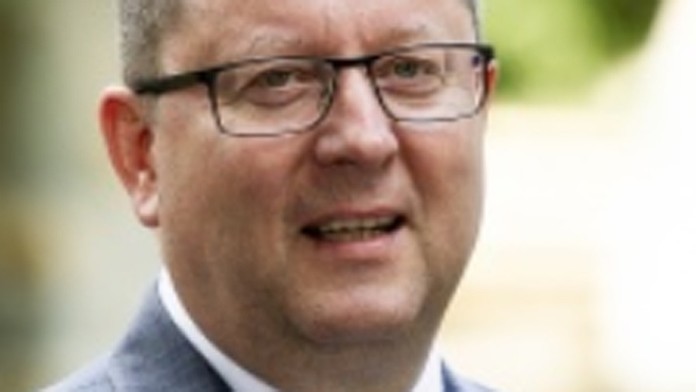 Eifellova veža oslavuje 130 rokov