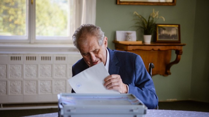 Miloš Zeman odvolil.