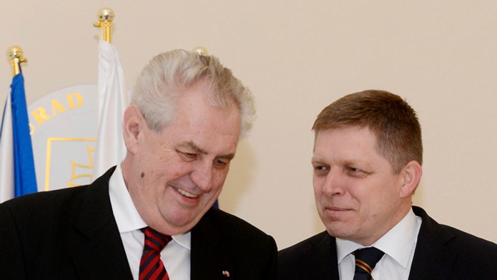 Český prezident Miloš Zeman a premiér Robert Fico.