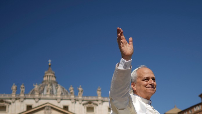 Na snímke pápež Lev XIV. na Námestí sv. Petra počas omše.