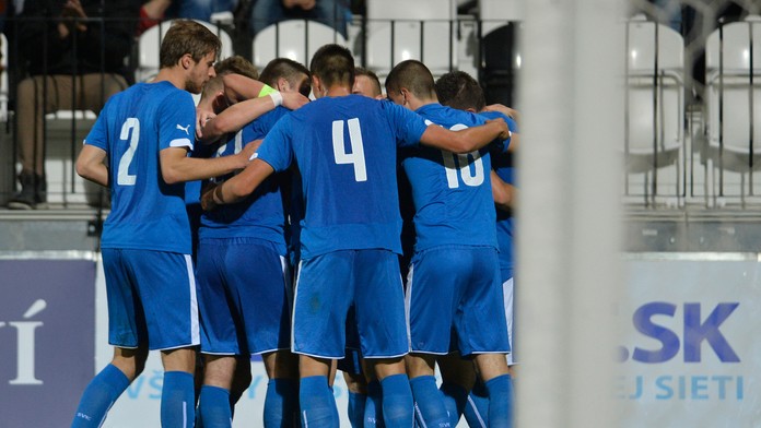 Slováci sa tešia po góle v zápase s Cyprom