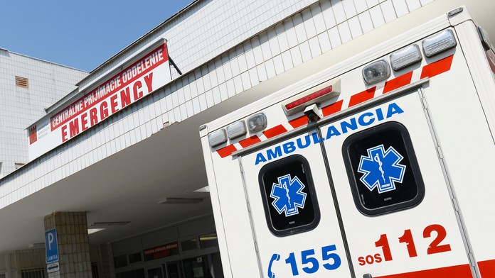  Na snímke centrálny príjem v ružinovskej nemocnici v Bratislave. Vidieť je ambulanciu zo zadu a urgentný príjem.