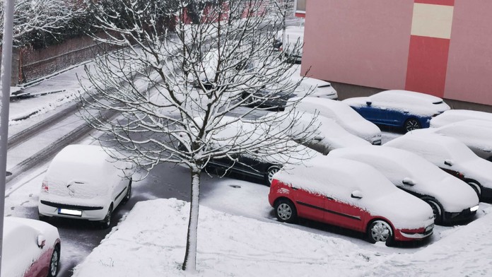 FOTO: Celé Slovensko zahalené do bielej pokrývky. Nasnežilo aj v nížinách
