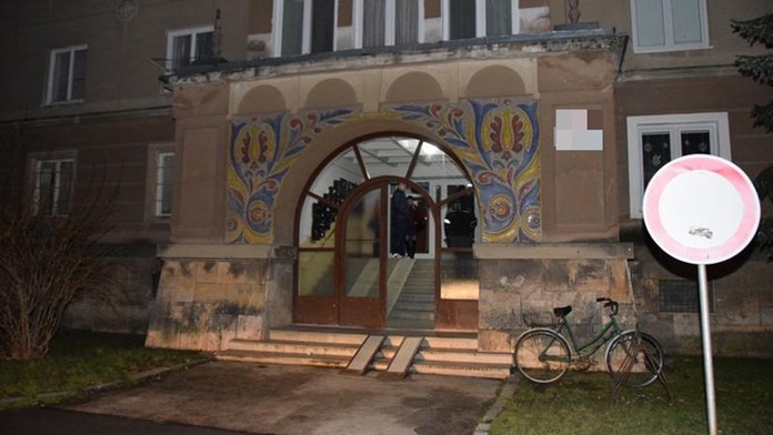 Kim Čong-un v mauzóleu otca a starého otca.