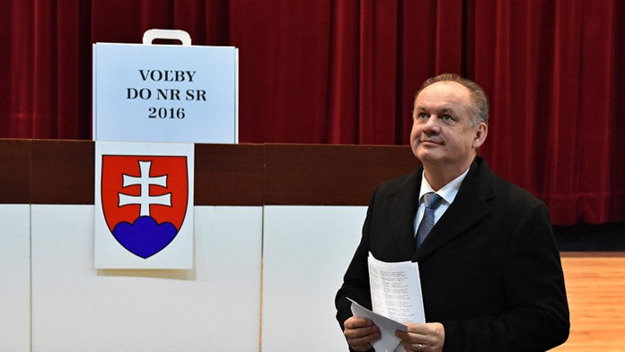 Prezident Andrej Kiska vo volebnebnej miestnosti v Poprade.