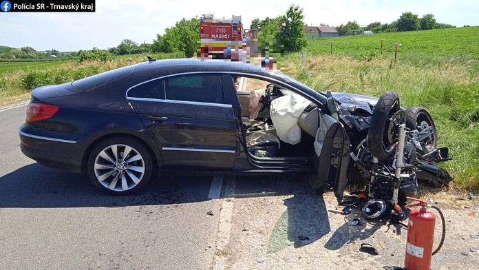 Zrážka auta s motorkárom