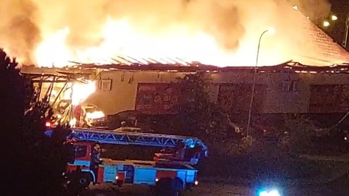 V Česku zhorela predajňa známeho supermarketu