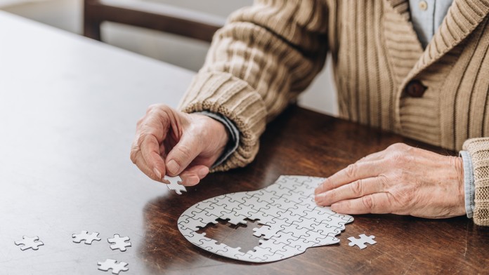 V Amerike schválili prvý liek, ktorý zmierňuje progres Alzheimerovej choroby