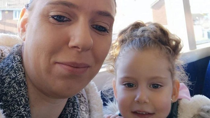 Evander Holyfield a Mike Tyson na rchívnej snímke z roku 2015.