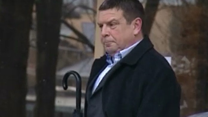 Starosta vypil tri alebo štyri pivá, ale úplne vinný sa necíti. 