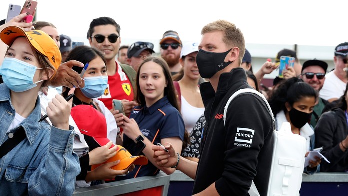 Po nehode je pripravený štartovať. Mick Schumacher nastúpi na VC Austrálie