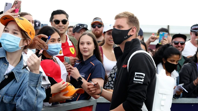 Po nehode je pripravený štartovať. Mick Schumacher nastúpi na VC Austrálie