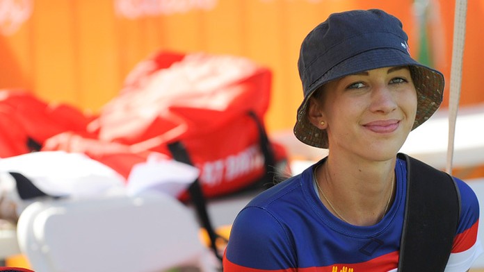 Lukostrelkyňa Alexandra Longová.