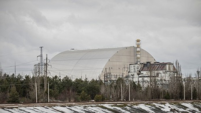 Greenpeace varuje pred novou katastrofou v Černobyli. Hrozí rozpadnutie pôvodného sarkofágu