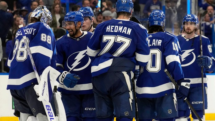 VIDEO: Tampa s Černákom odvrátili prvú hrozbu vyradenia z play off. Dôležitú výhru zaznamenal aj Dallas