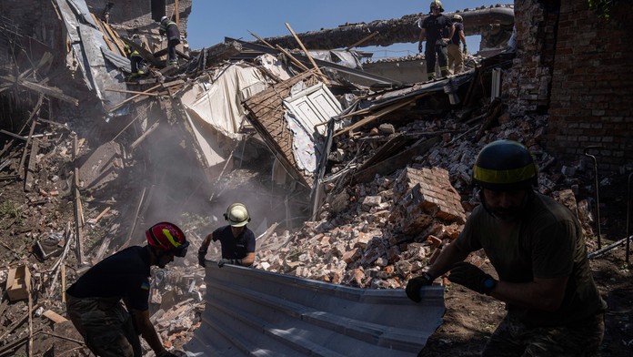 Rusko na Ukrajine ďalej „rozpútava skutočné peklo". Útočia na východ aj juh krajiny