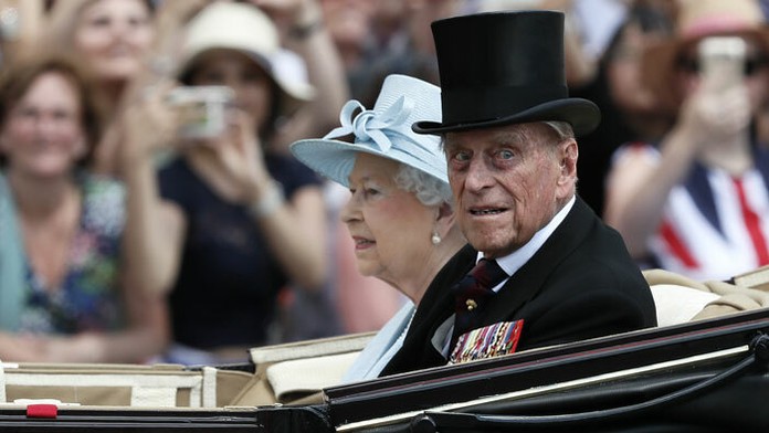 Princ Philip s manželkou kráľovnou Alžbetou II.