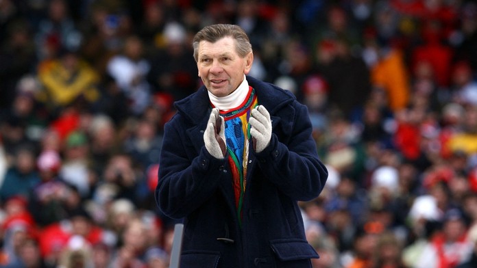 Bol prvým Slovákom so Stanley Cupom, v Chicagu má sochu. Legendárny Stan Mikita by oslavoval 85 rokov