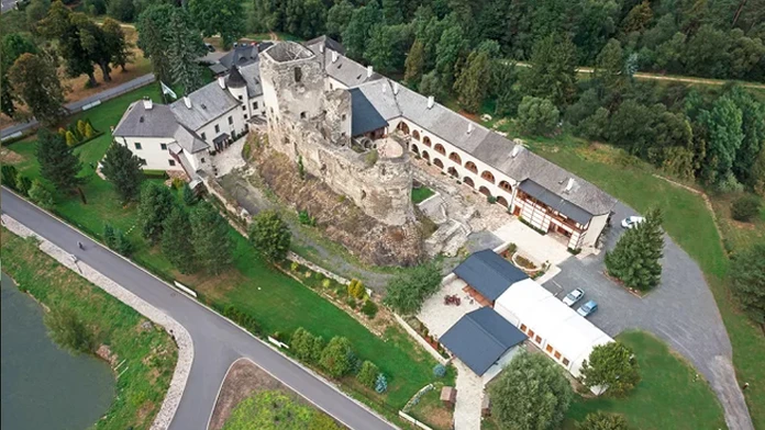 Letecký pohľad na Chateau GrandCastle.