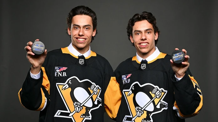 Zopakuje sa príbeh bratov Sedinovcov? Pittsburgh draftoval kanadské dvojičky: Vedeli sme, že šanca je malá