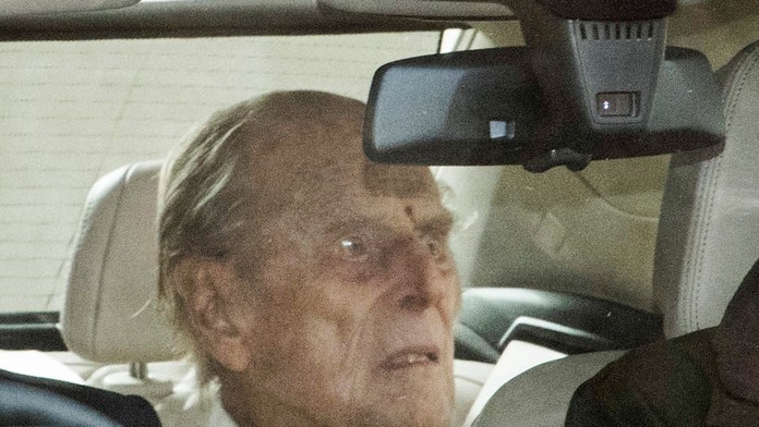 Britského princa Philipa prepustili z nemocnice