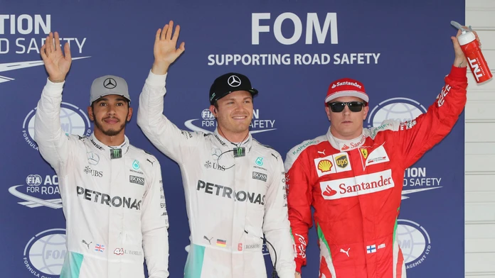 Prvý Nico Rosberg, druhý Brit Lewis Hamilton (vľavo) a tretí Fín Kimi Räikkönen.